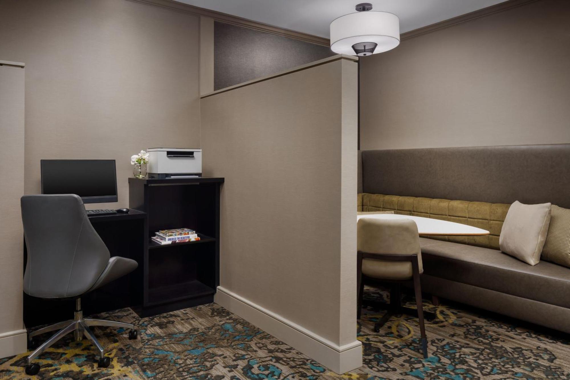 Residence Inn Boston Франклин Экстерьер фото