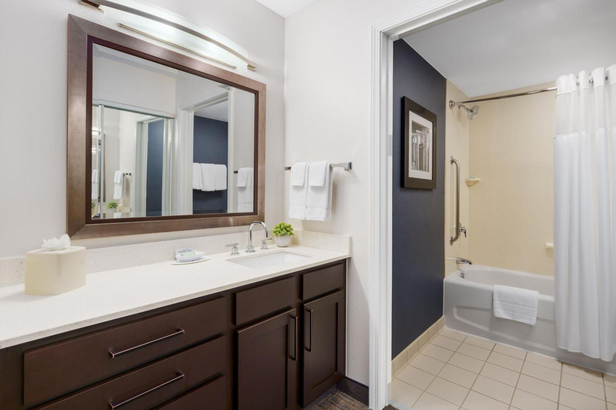 Residence Inn Boston Франклин Экстерьер фото
