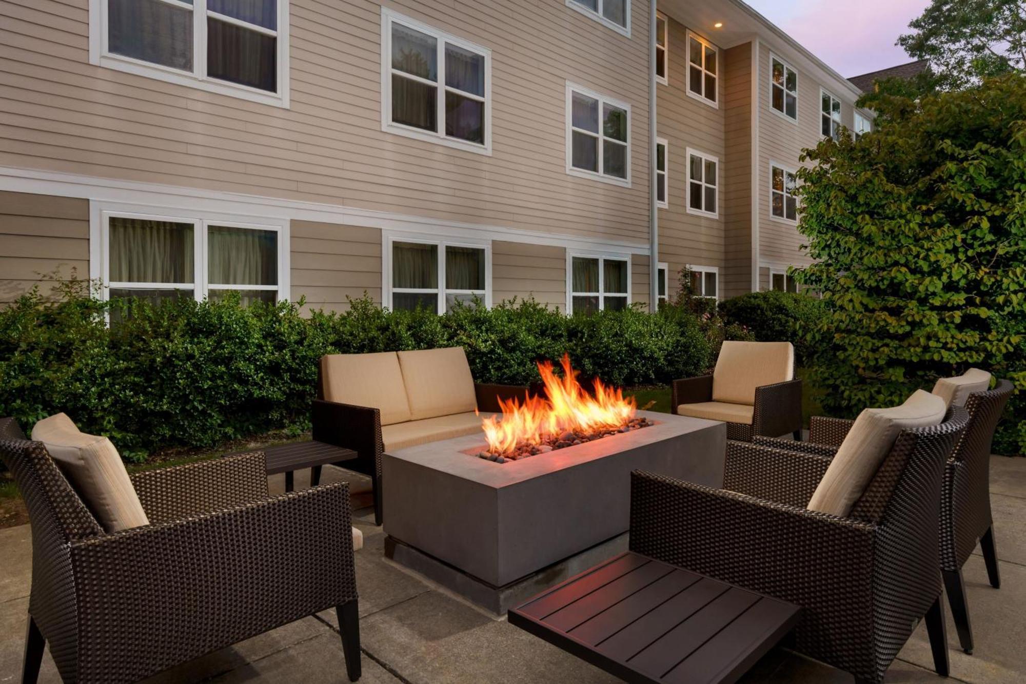Residence Inn Boston Франклин Экстерьер фото